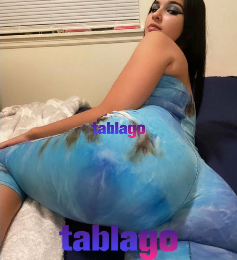 Señorita de grandes atributos 24 añitos, por pocos días, con lugar céntrico y discreto.. APASIONADA Cariñosa y juguetona