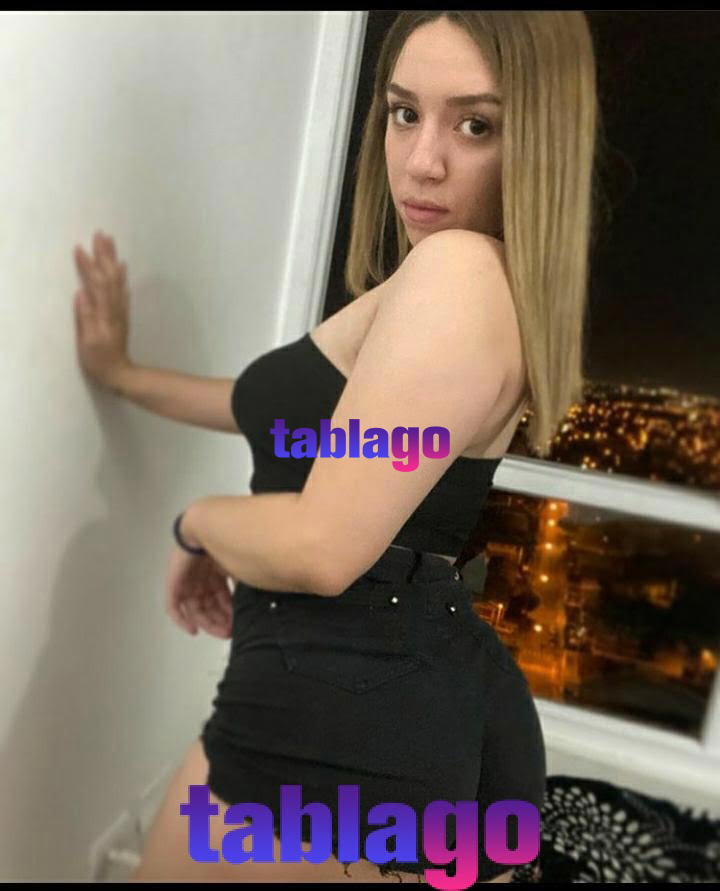 Jovencita complaciente 100%