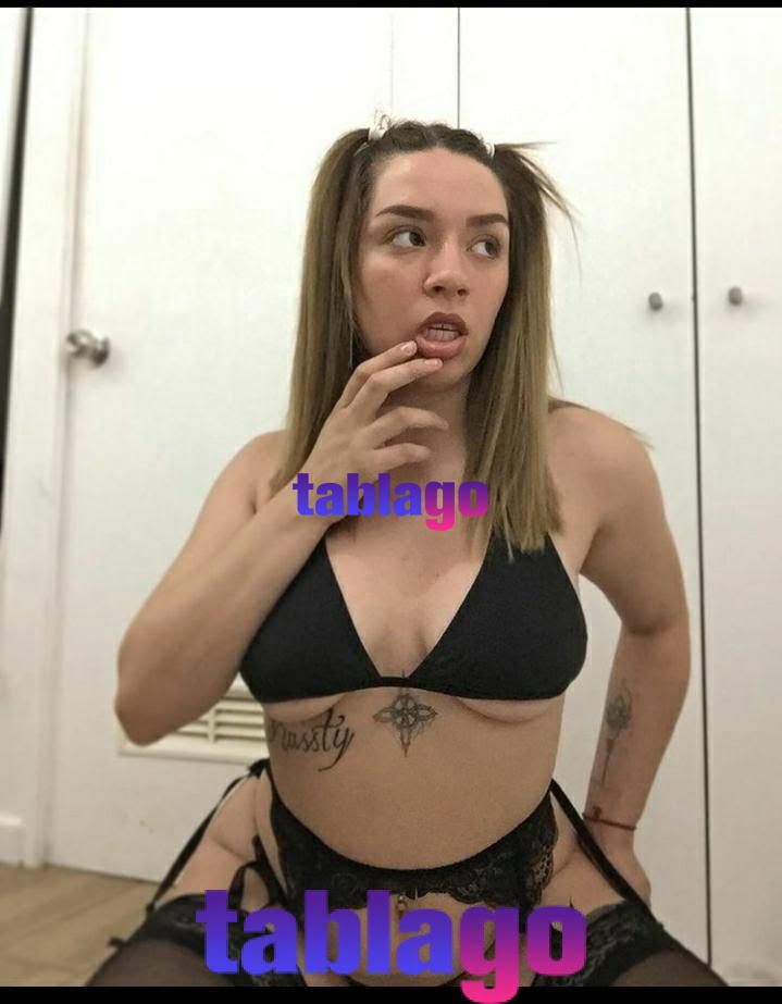 Jovencita complaciente 100%