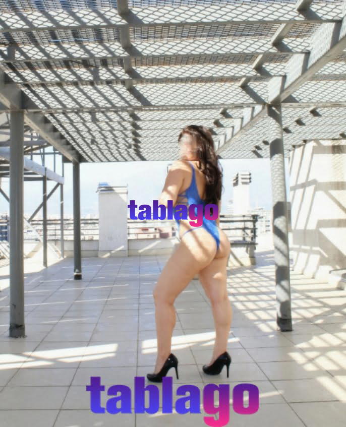 HERMOSA MASAJISTA DISPONIBLE Y SENSUAL ANDREA DE 24 AÑOS