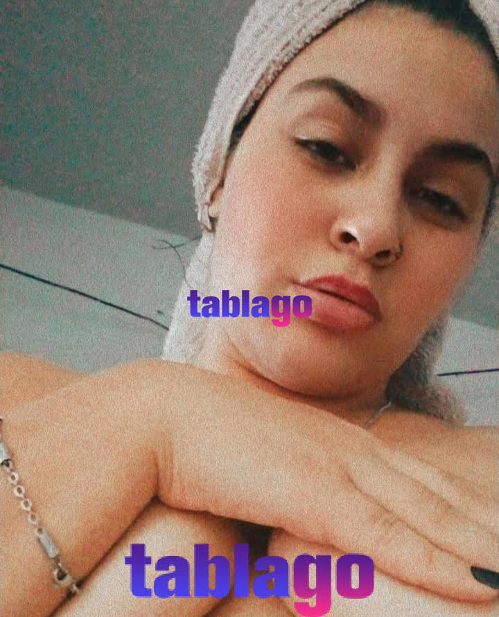 Javiera culona complaciente