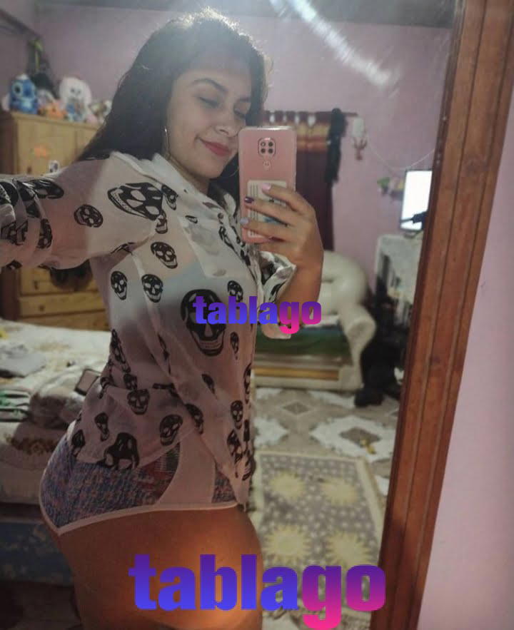 Javiera culona complaciente