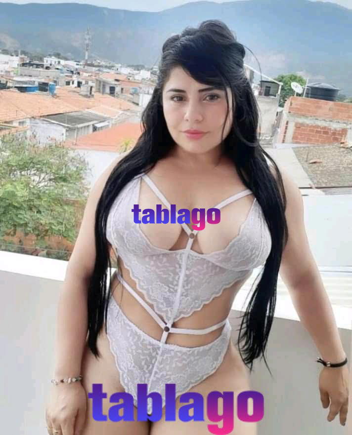 Hola mis amores mi nombre es romina soy una chica muy traviesa