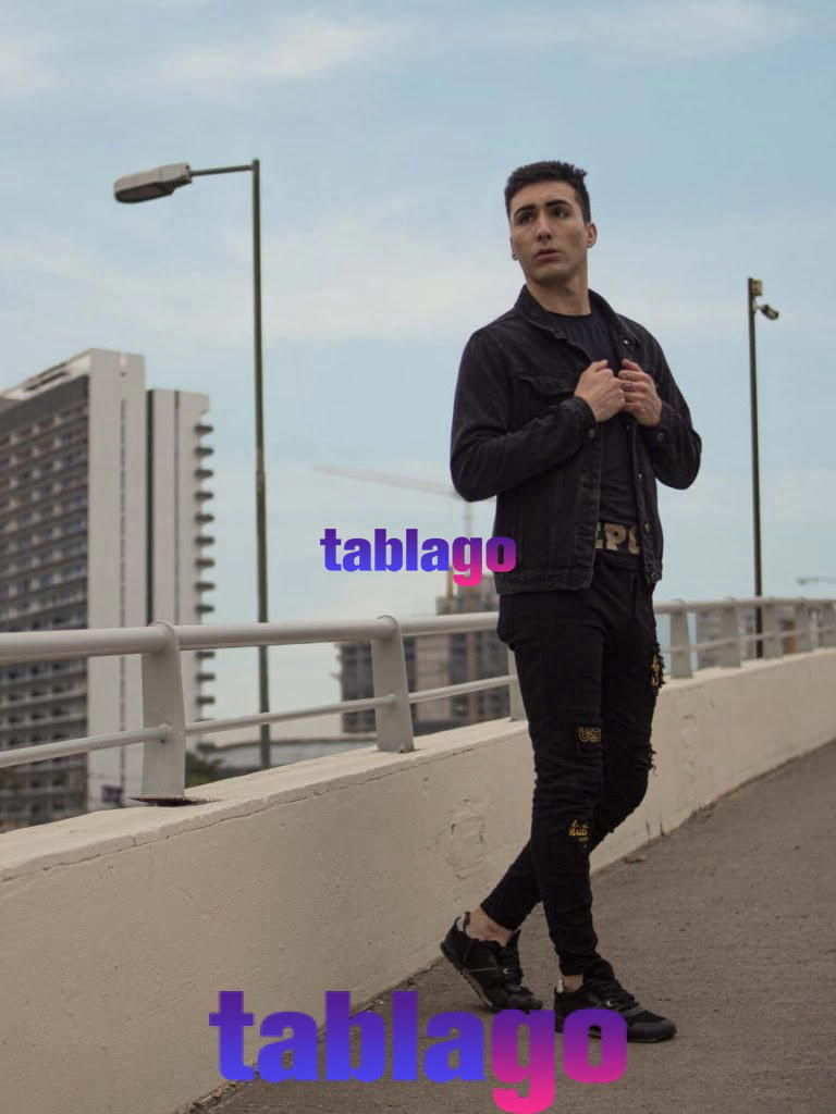 Modelo chileno caliente morboso goloso y degenerado