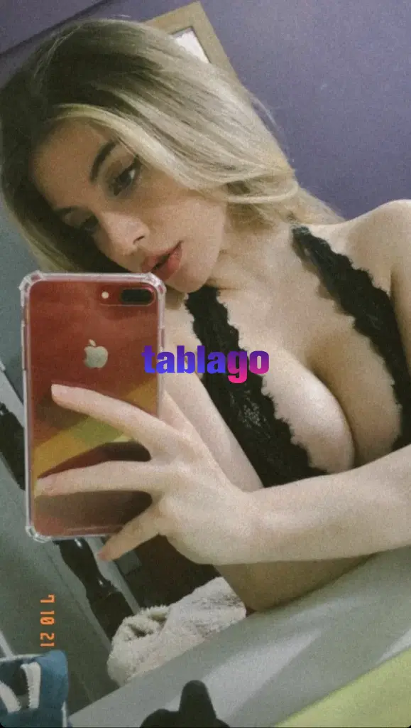 Hola mis amores soy una rubia muy caliente 23 años morbosa en la cama
