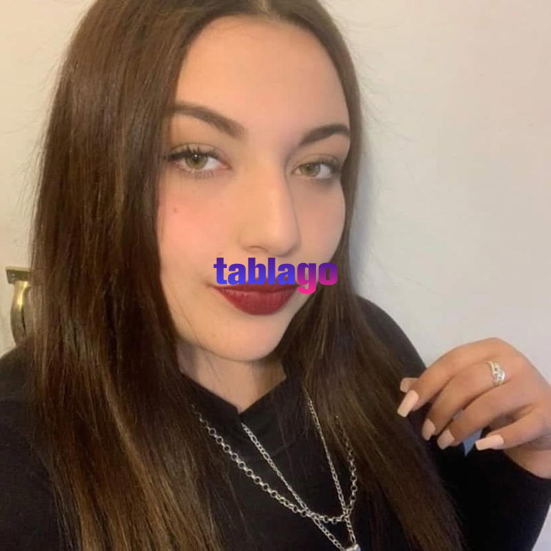 Jovencita de 19 años jugosa que busca complacerte😈