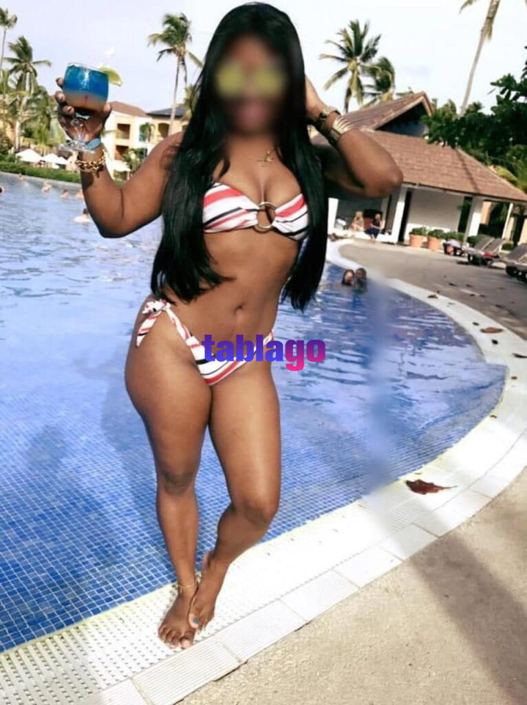 KORINA TU PUTA SENSUAL MUY PERVERSA, ME DEJO CHUPAR EL CHORO