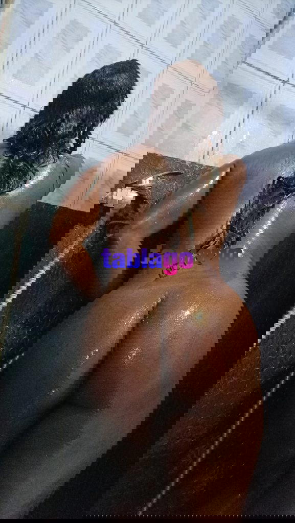 Sharlo mojadita sin apuro trato de pololo