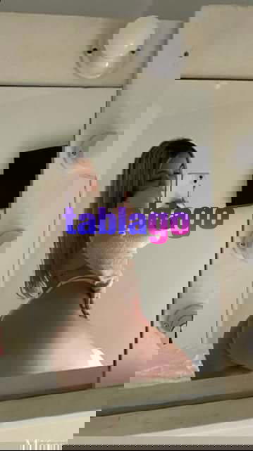 Hermosa y simpática scort