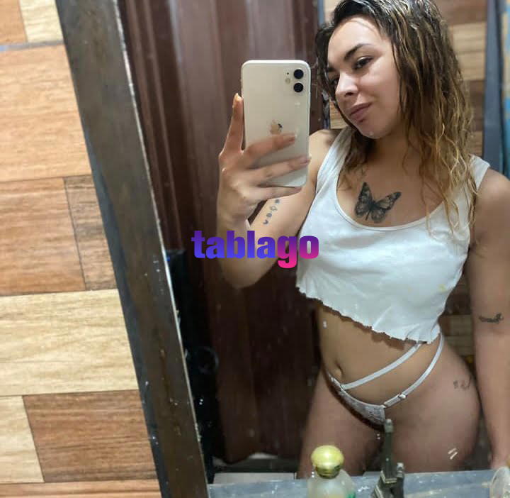 Jovencita ardiente ninfómana apretadita buscando complacer en todas tus fantasías sexuales