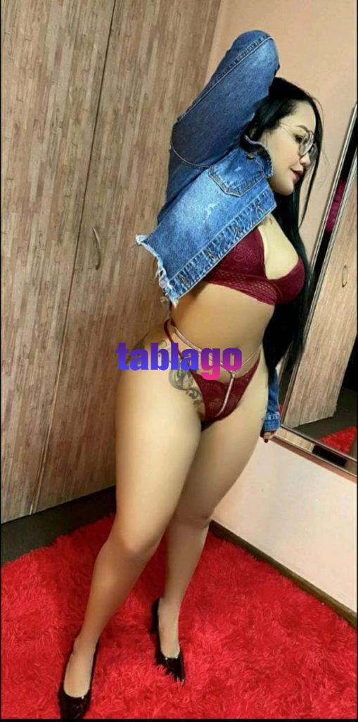 NINFÓMANA ODBEDIENTE DIOSA DEL SEXO ORAL Garganta profunda