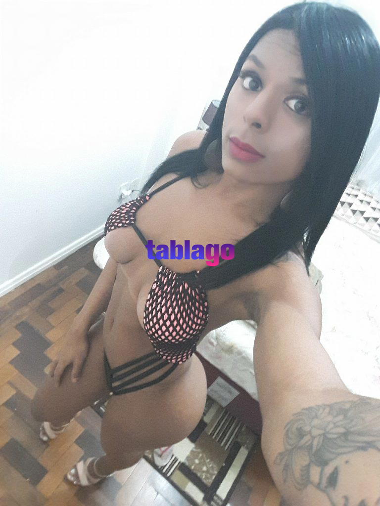 Morena culito perfecto garganta profunda