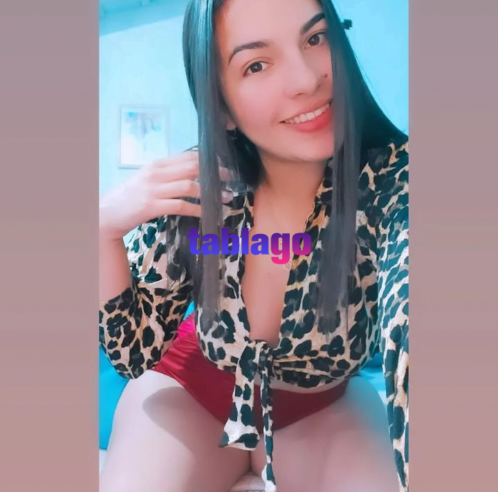 Cristina con 23 añitos escort VIP sexy atractiva