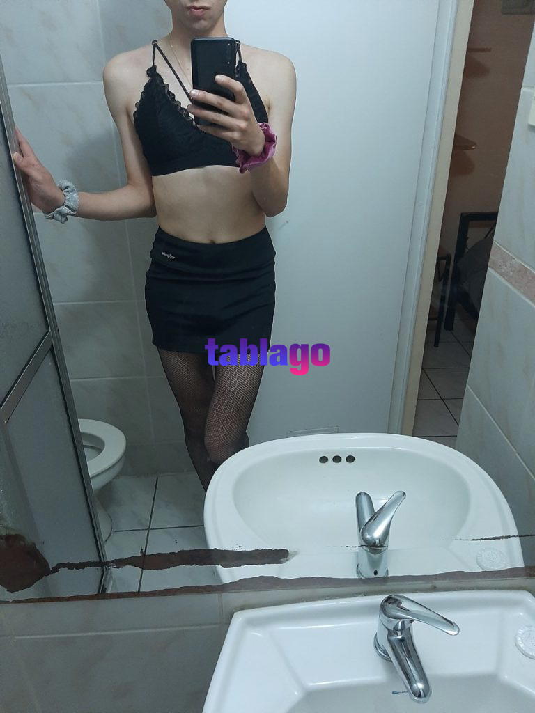 FEMBOY // JOVENCIITO 23 AÑOS // SUMISO // DELGADITO