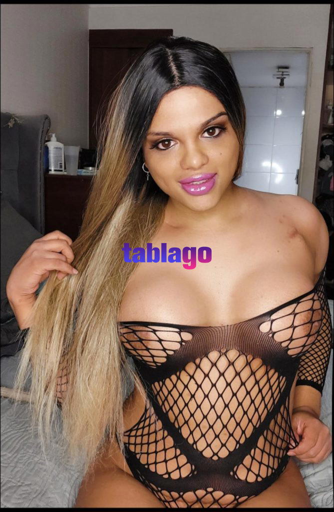 Trans abigail putita metro bellas artes chilena morena caliente