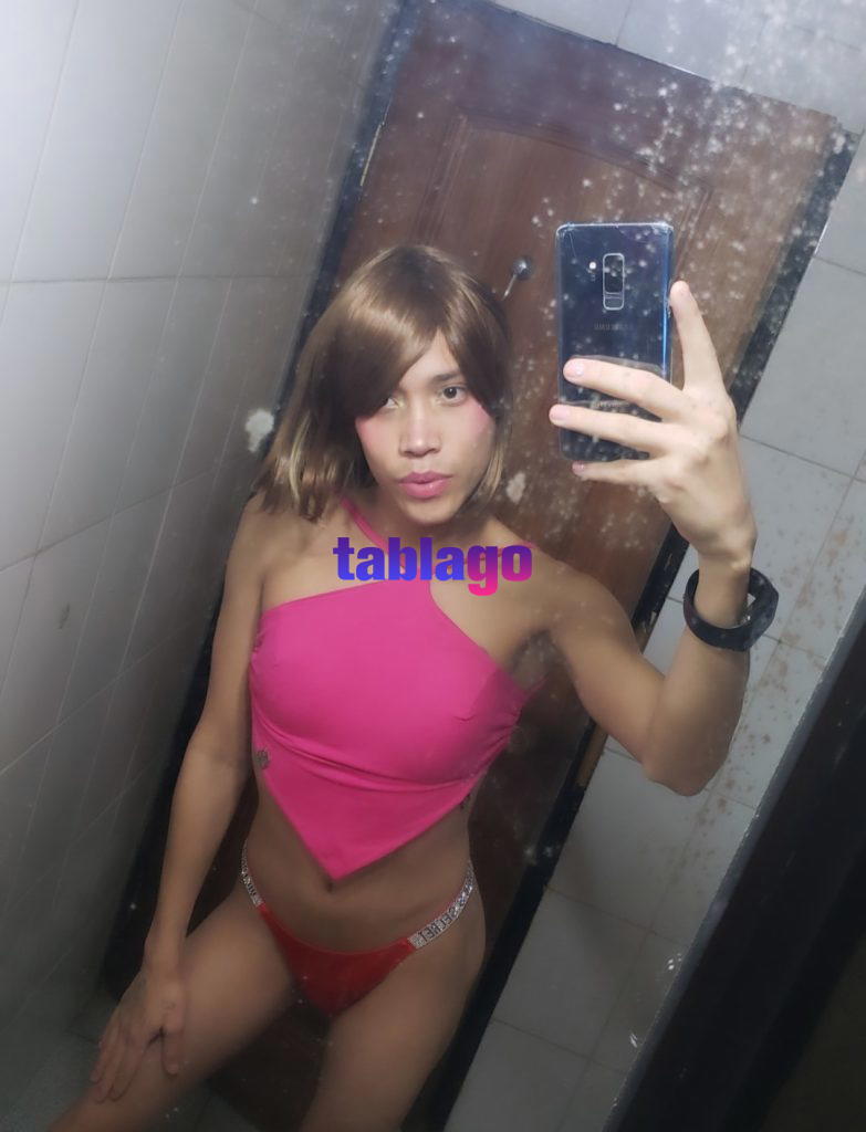 22CM REALES TRANS VIP FEMENINA FULL ERECTA