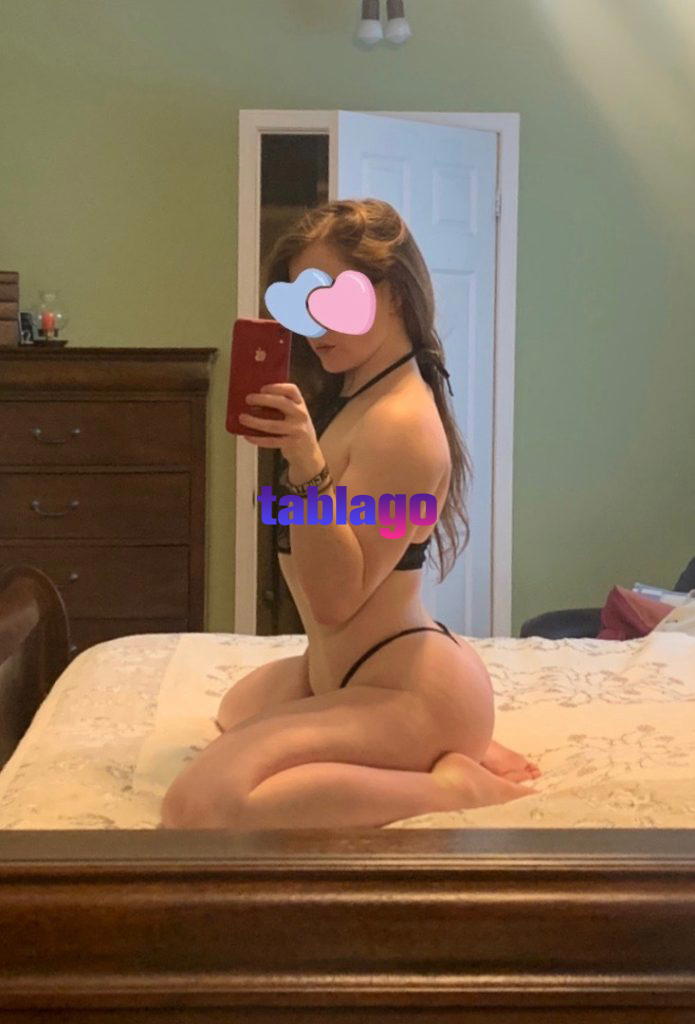 Catalina dispuesta a complacer todo tipo de fantasías