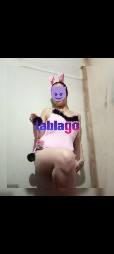 Tu blanquita en tu cama