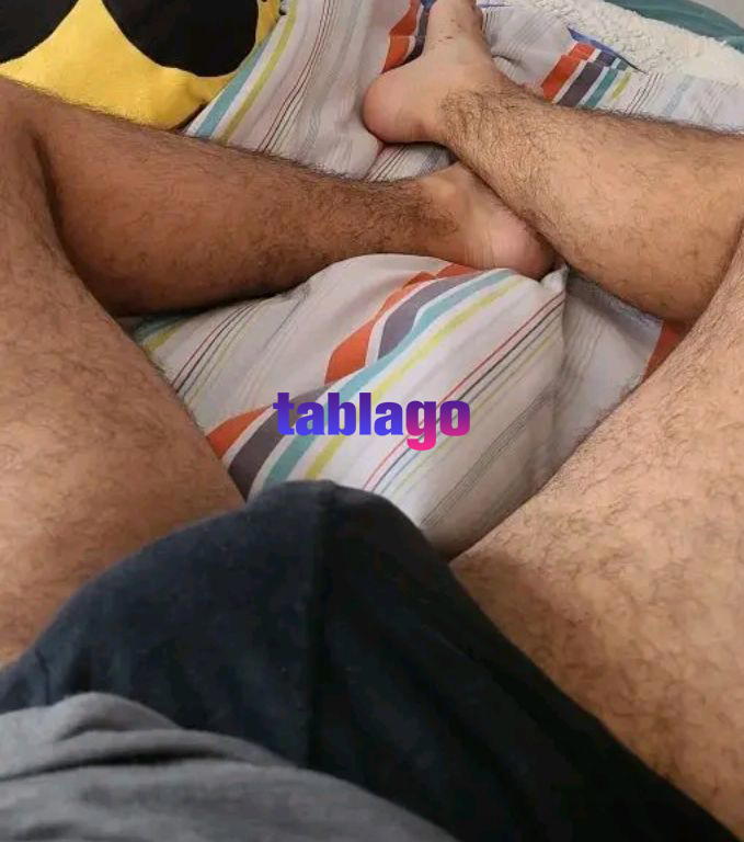 Chileno educado varonil alto Disponible