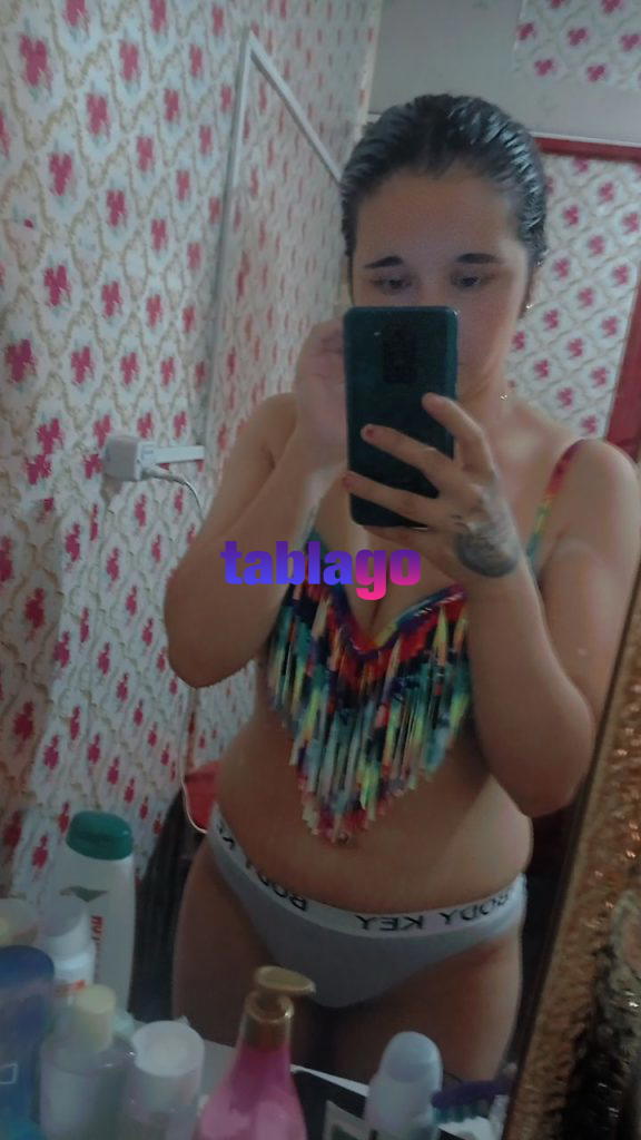 Tu blanquita en tu cama