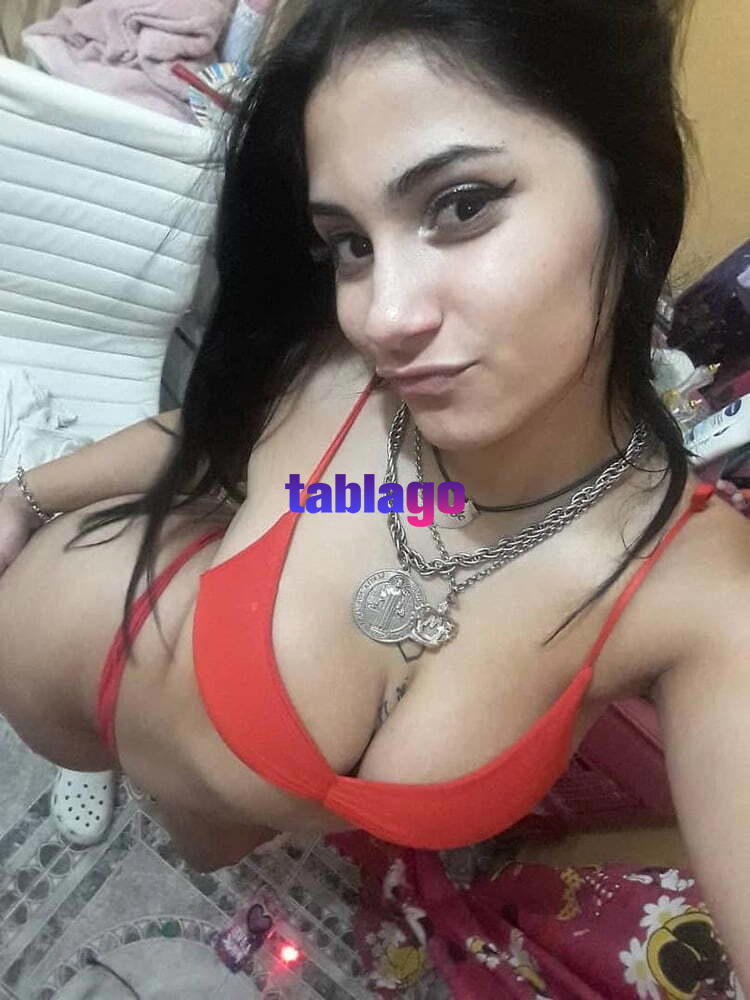 Fernanda muy simpatica y jugetona