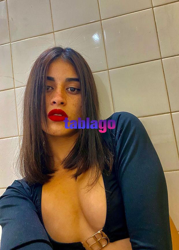 Carolina ardiente juguetona 23 añitos