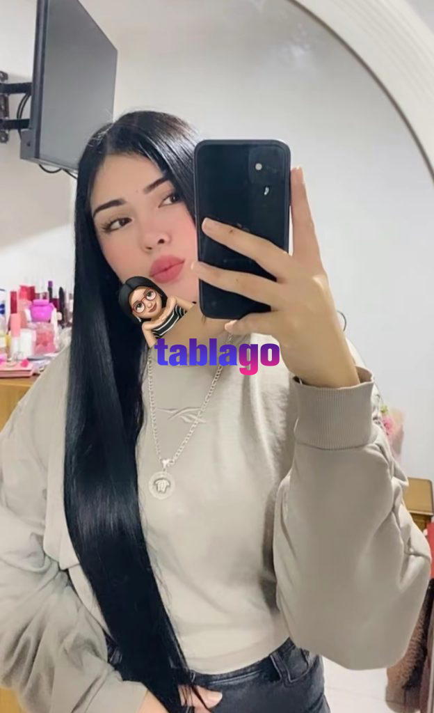 Mis amores soy una chica colombiana extrovertida alegre dispuesta a complacerte en todos tus fetiches sexuales