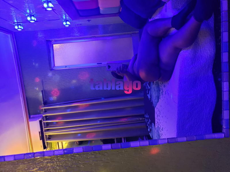 Negrita gordita culona y tetona