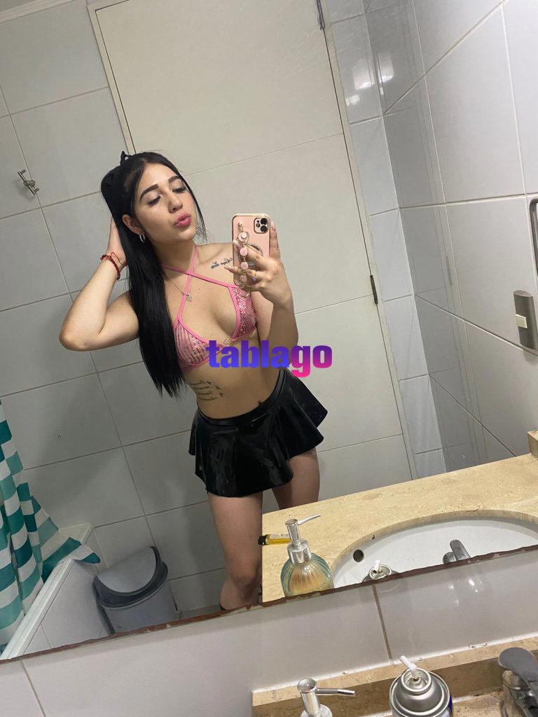 Martina  18 años chilena fotos reales