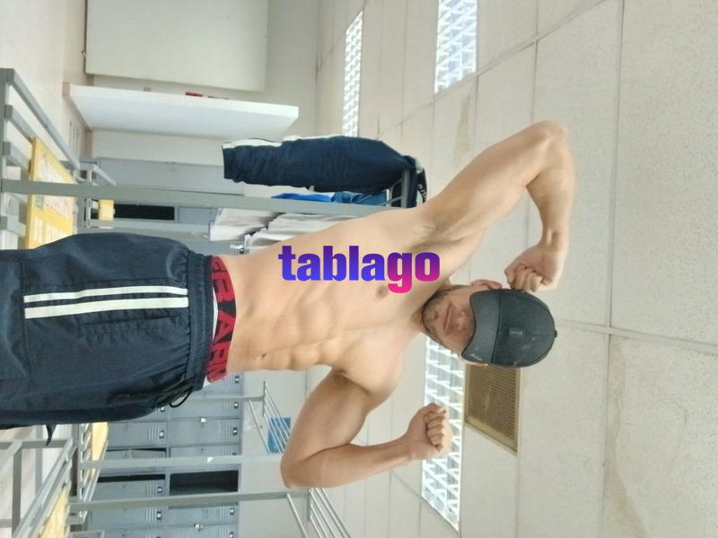 Julian 33 discreto