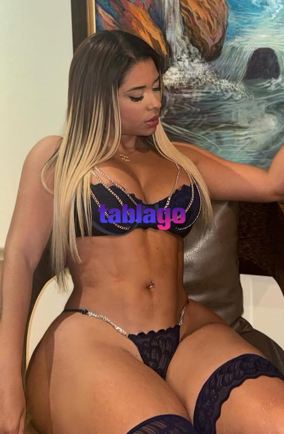 Antonia golosa y ardiente reina del sexo oral y anal disponible 24-7 bebe
