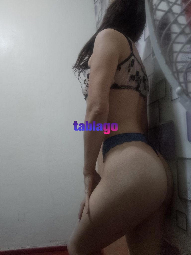 Camila chilena, flaquita fogosa y complaciente