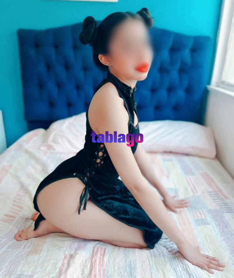 Linda jovencita Venezolana esperando su primer sexo anal profundo…