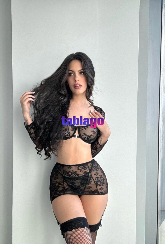 Brenda venezolana de 21 años de edad Delicioso oral sin 💦🍼 muy profundo y salivoso