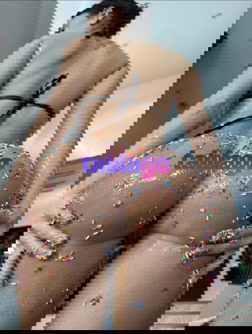 Sou uma acompanhante disponível para todos os tipos de encontros casuais.