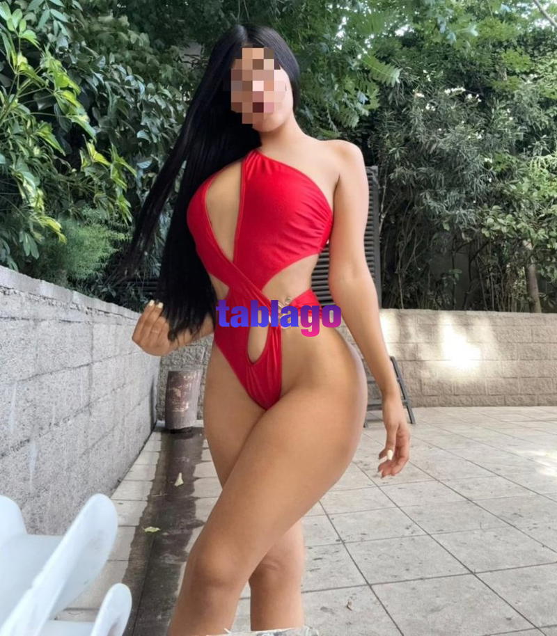Linda jovencita Venezolana esperando su primer sexo anal profundo…
