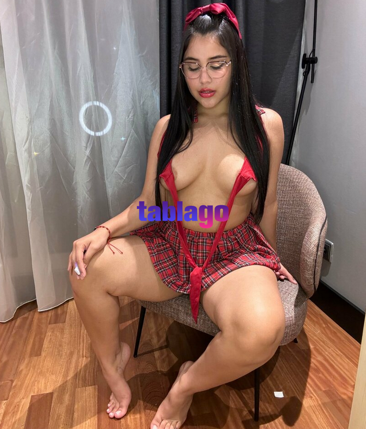 Una chica dispuesta a complacer a todo tipo de clientes no dudes en contactarme lo pasaremos increíble