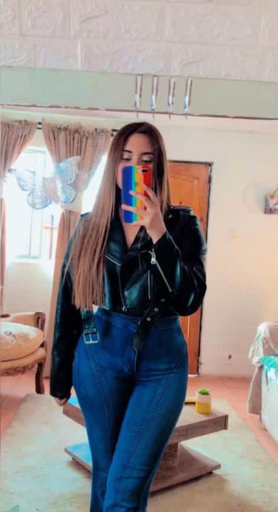 Soy María La diablita la guapa con ganitas de placer y tratos de pareja