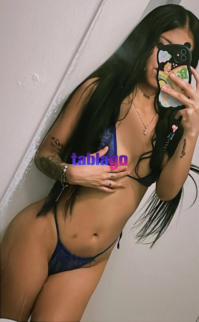ANDREA DULCE JOVENCITA DE HERMOSO CUERPO CON MOVIMIENTOS EXCLUSIVOS,