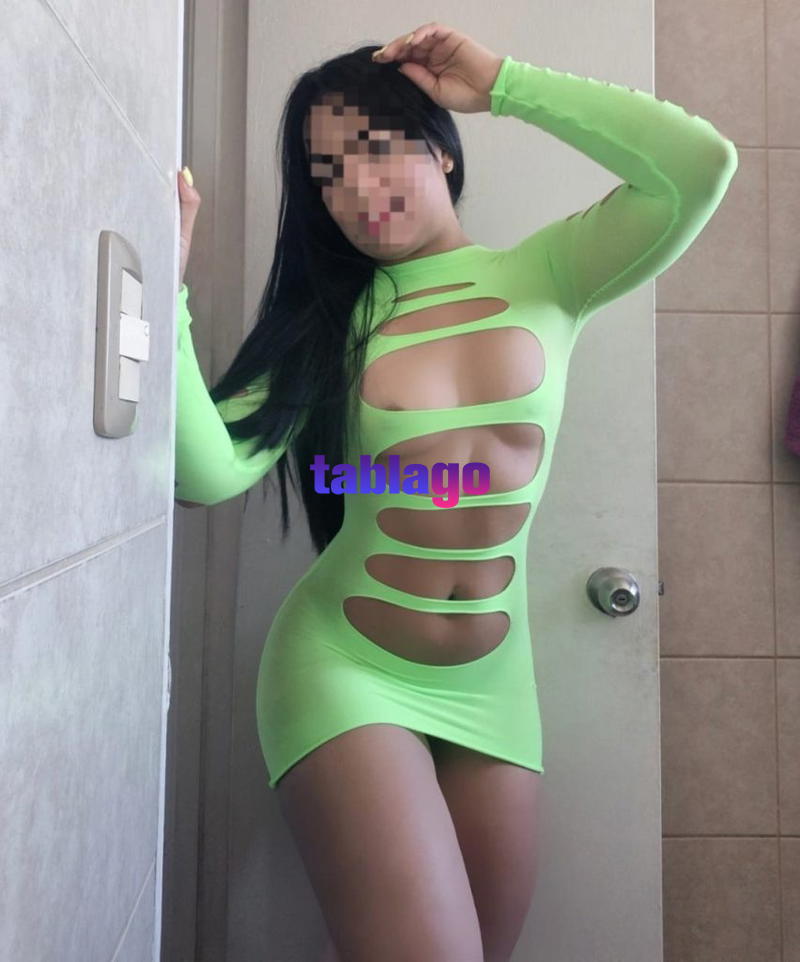 Linda jovencita Venezolana esperando su primer sexo anal profundo…