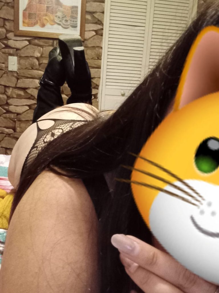 Chilena escort puta San Miguel presencial y virtual contenido independiente sexo a domicilio masaje erótico