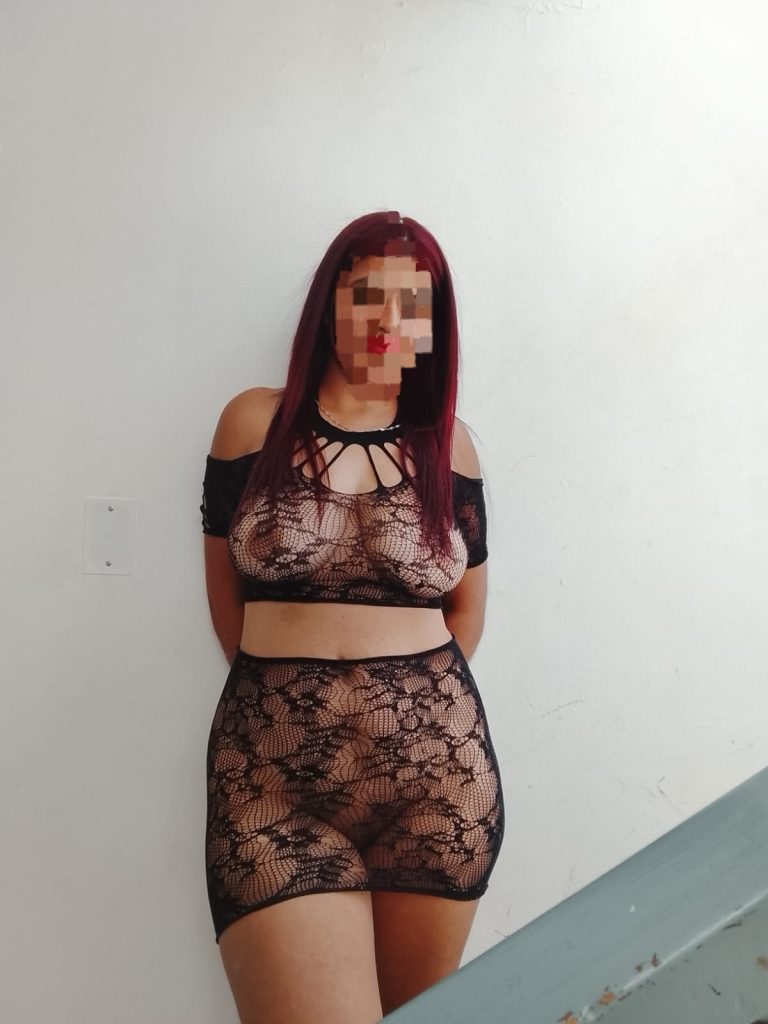 TEFI😈💢💗 Lolita malvada te comeré enterito dame en cuatro mi vida 🧿 trato de pololo y con amiguitas 😈😘🟡