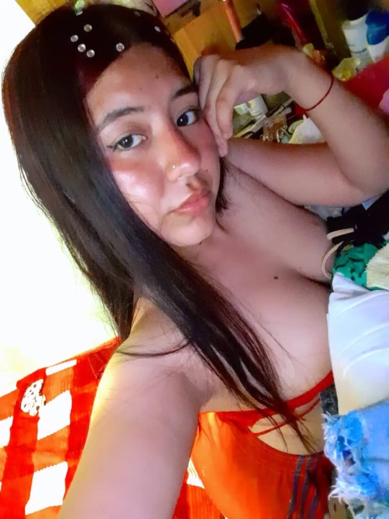 ardiente chica venta contenido servicios sexuales
