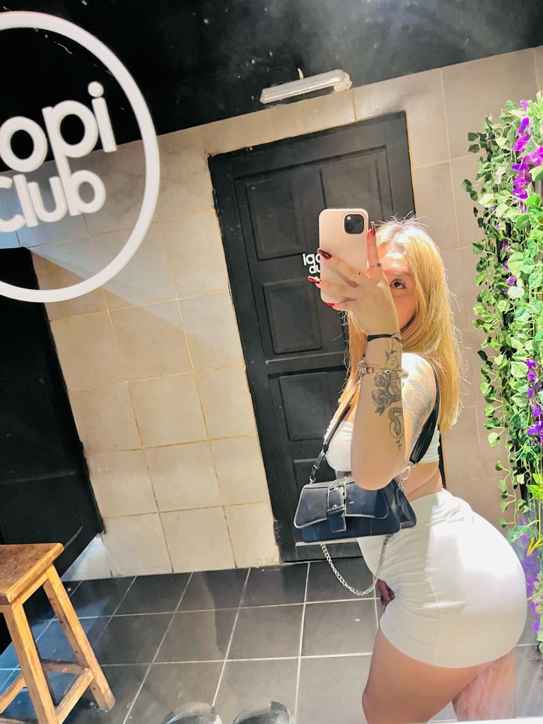 Camila sensual scort