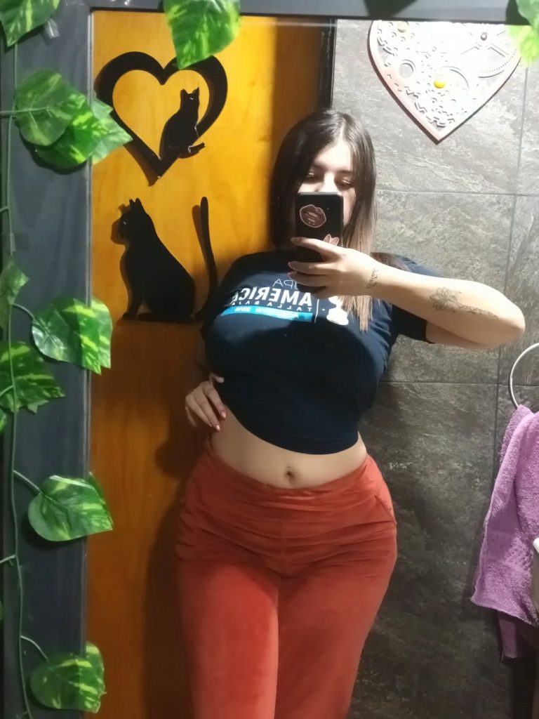 ven y escríbeme te ofrezco los mejores encuentros sexuales y contenido al día