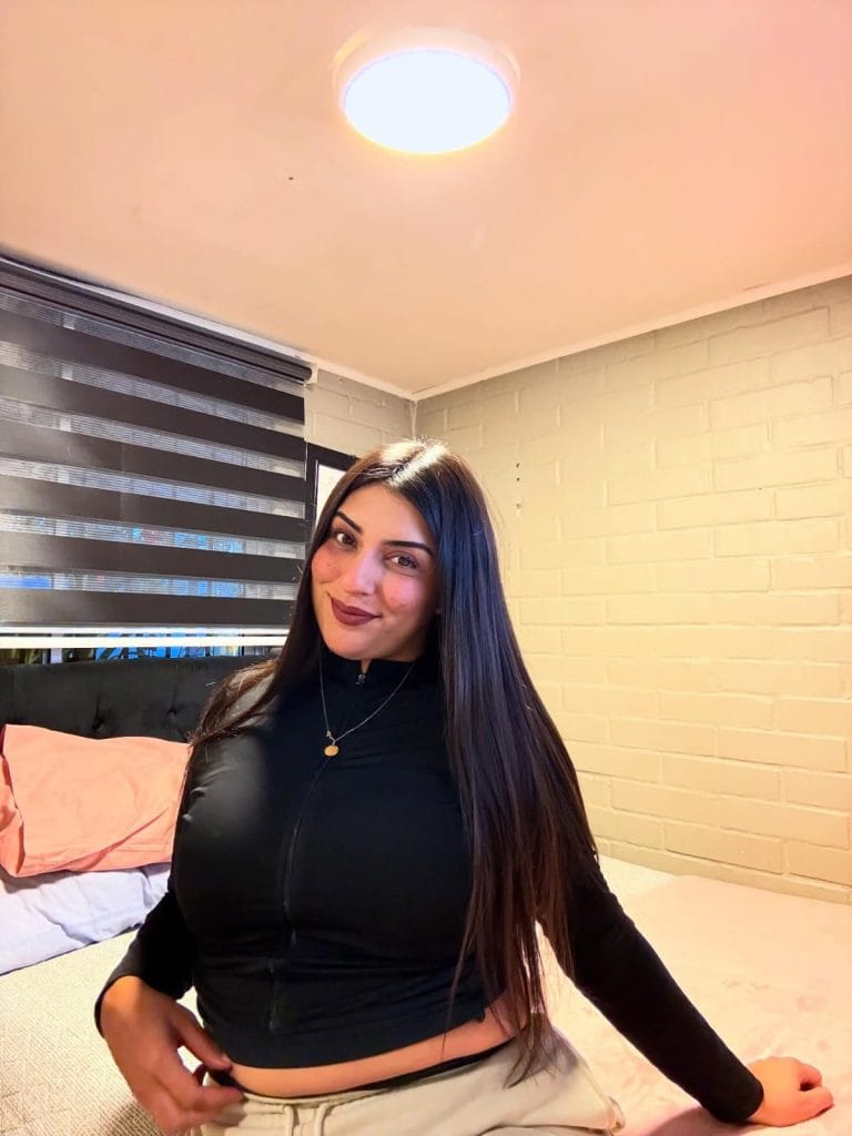 Cumplo todo tus gustos amor😈