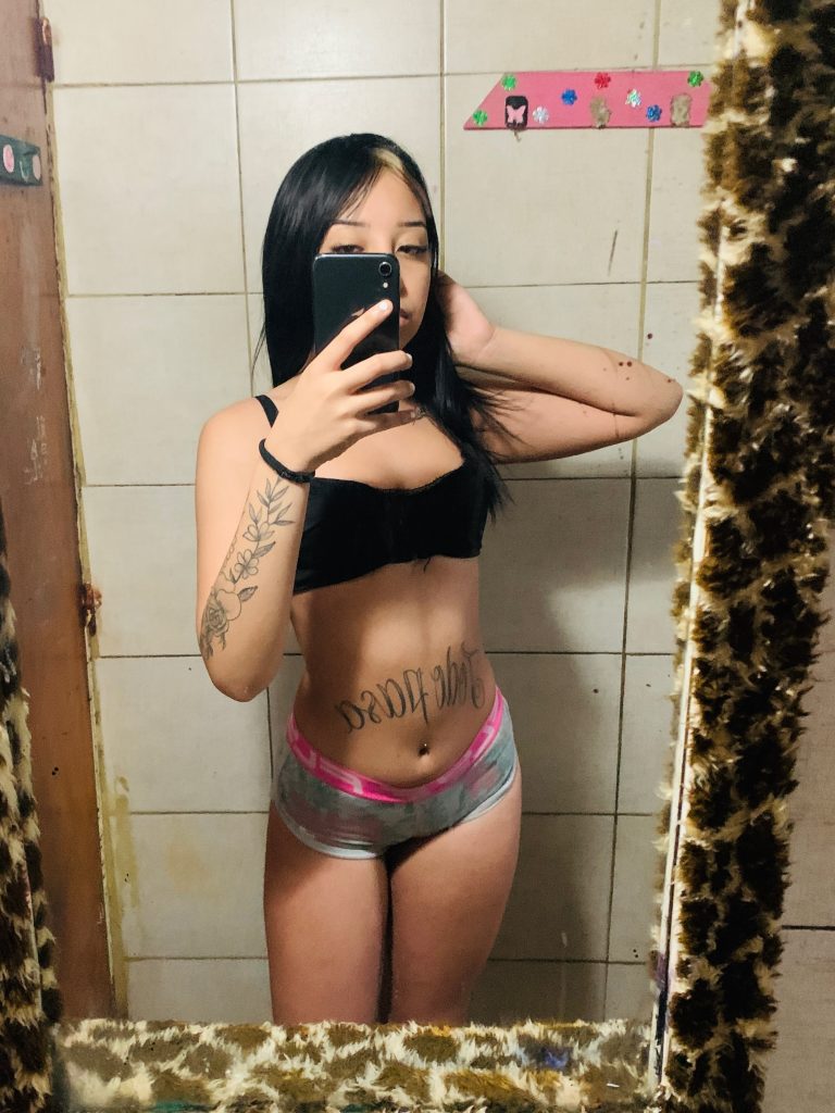 Ardiente escort mente abierta a todas fantasías