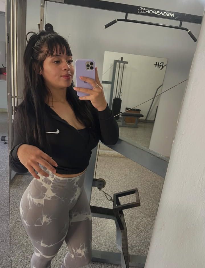 Ardiente escort mente abierta a todas fantasías