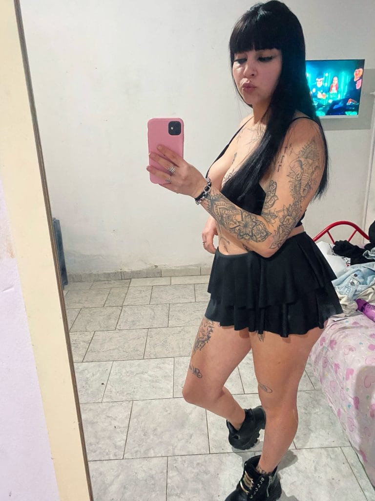 ahora disponible ya 🙈llámame o escríbeme que estoy para ti 🐍👑