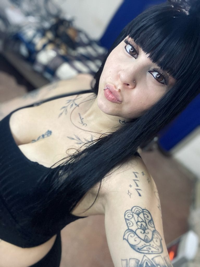 Hola mis amores le ofrezco los mejores